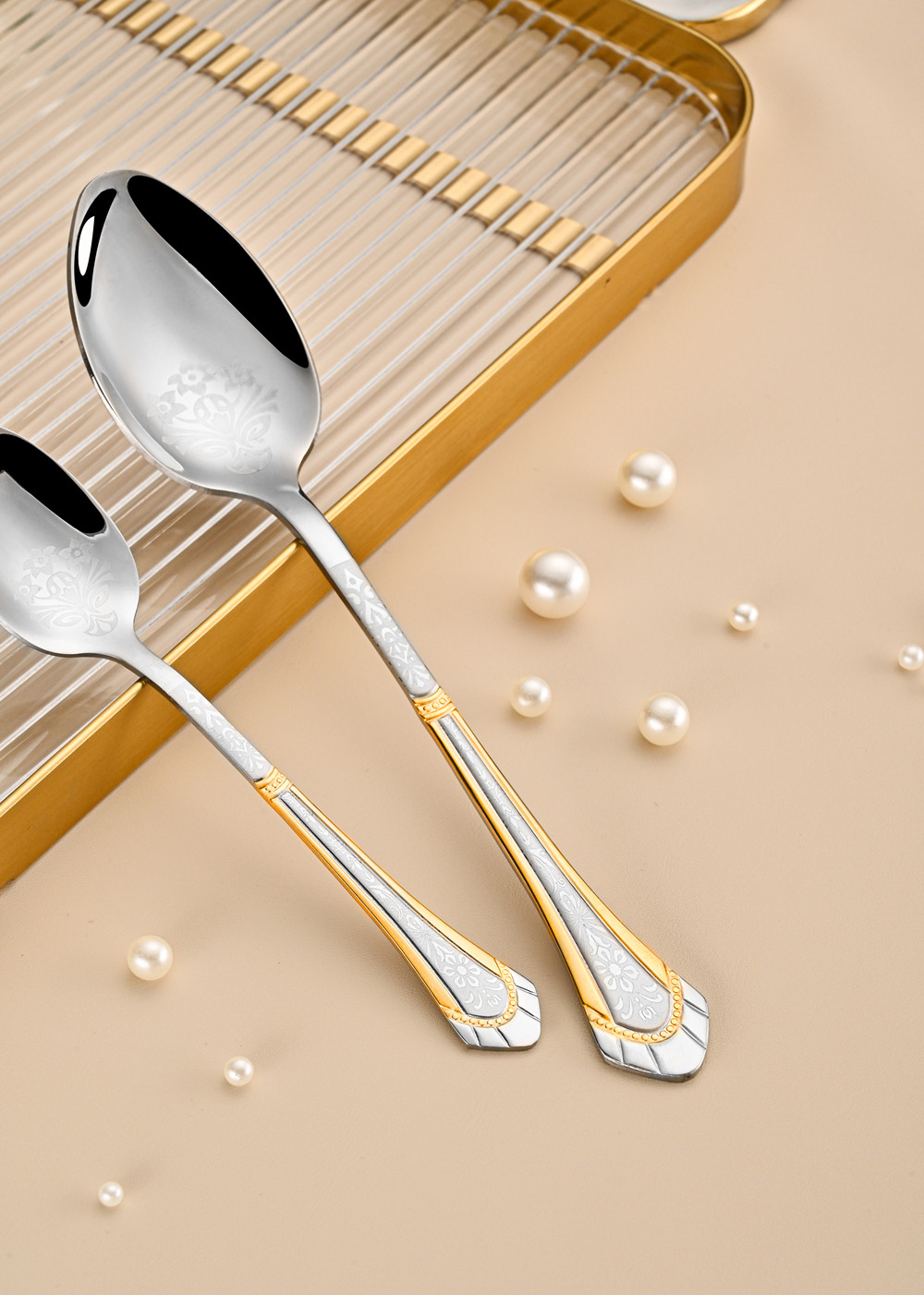 Sunhome 24 قطعة مجموعة أدوات المائدة الفولاذ المقاوم للصدأ الذهب